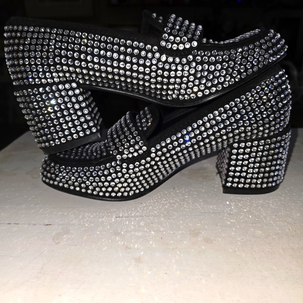 Elegant Black and Silver Women's Loafers BamBoo Womens Size 6